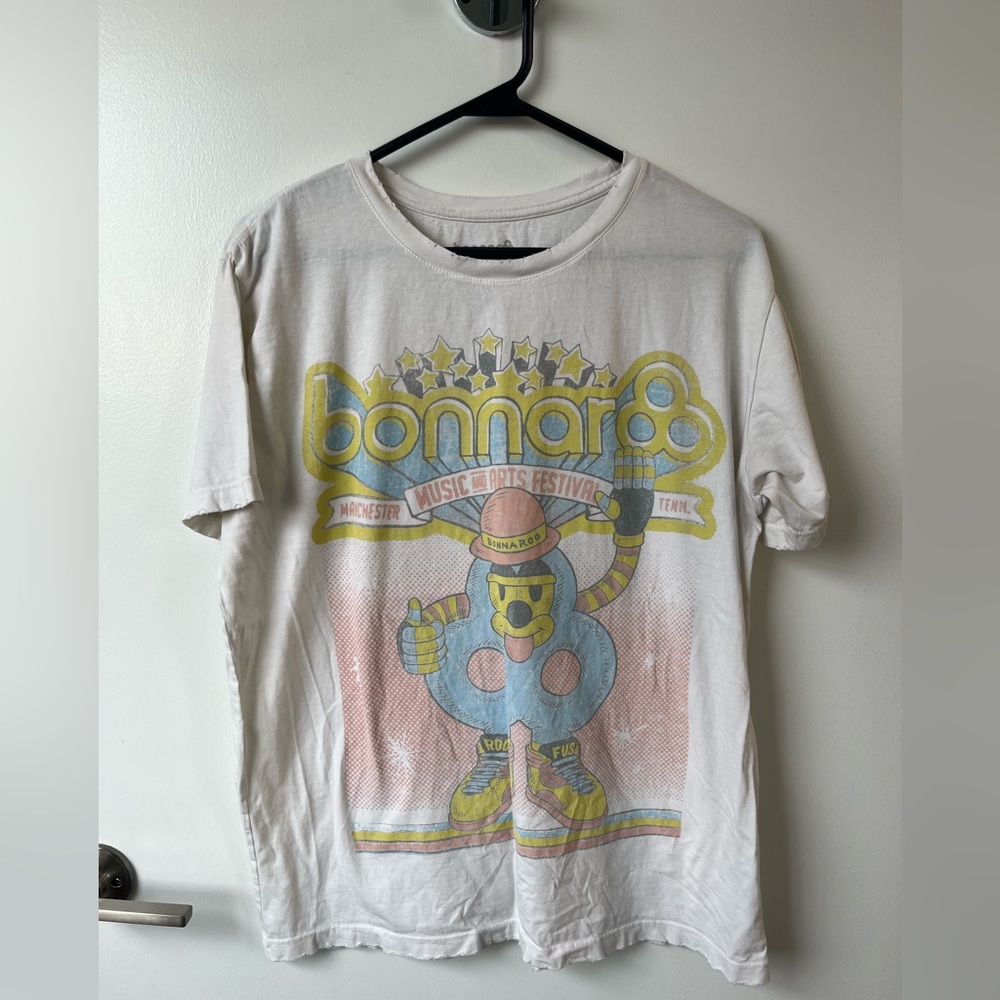 Size M men’s Bonnaroo 2022 Distressed Lineup Tshirt